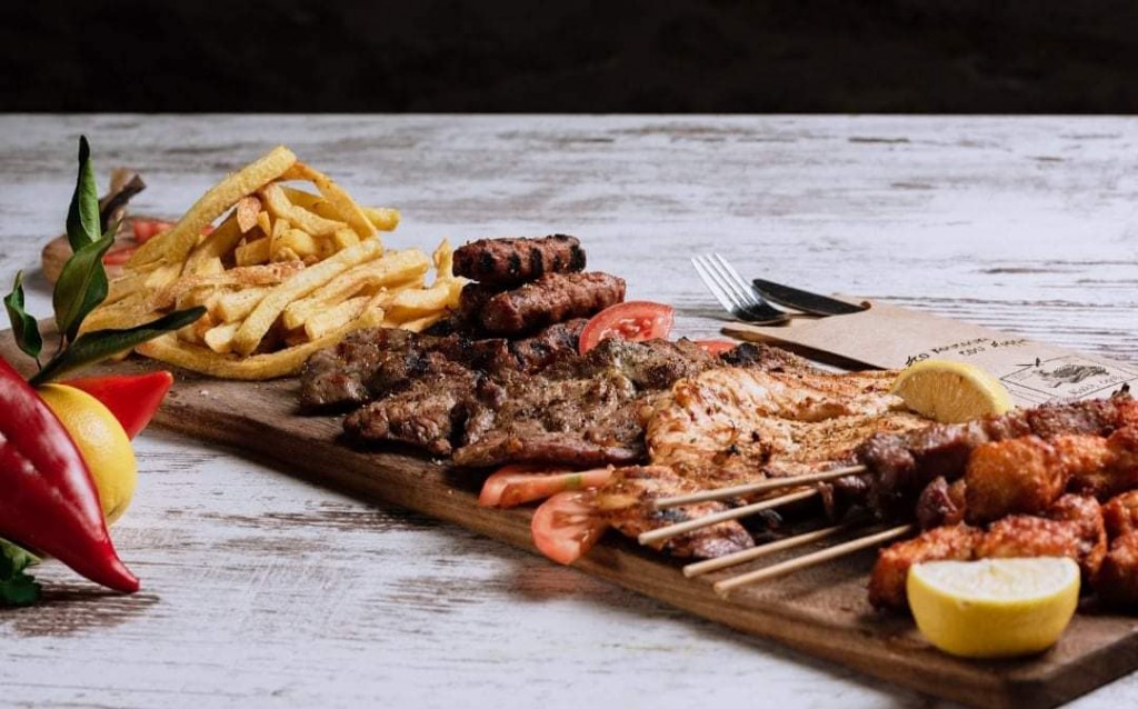 tsiknopempti-kavala-taverna-koutouki-sarri