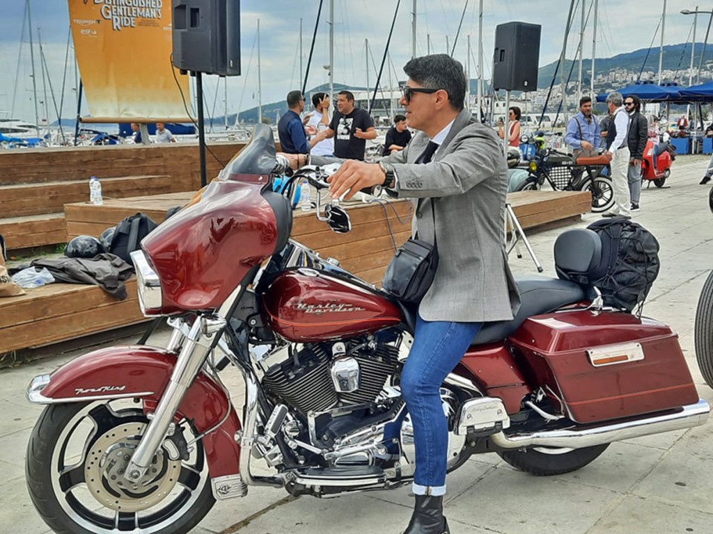 distinguished-gentleman-ride-12