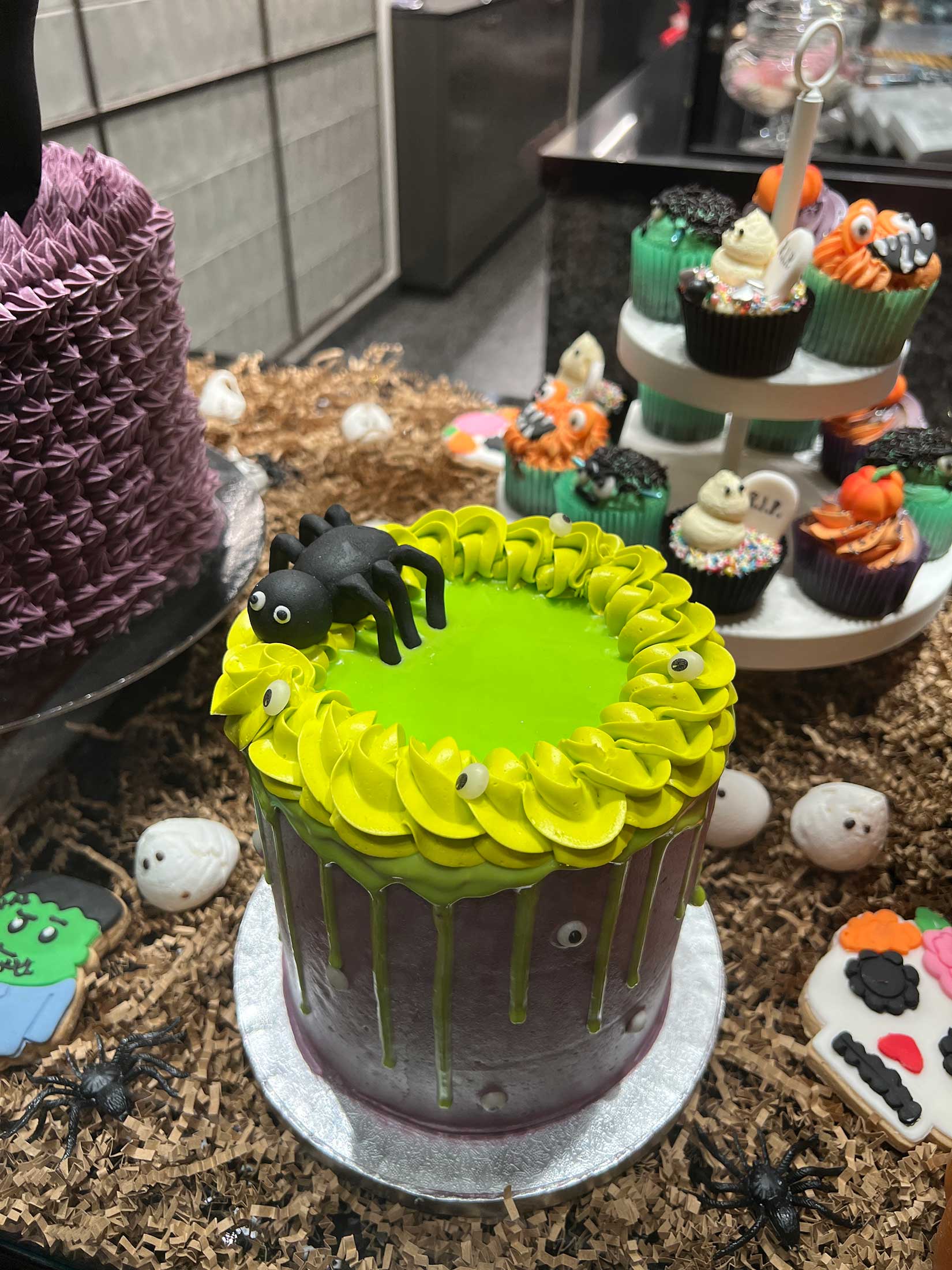 bakehouse-kavala-citypedia-halloween-2022-cakes