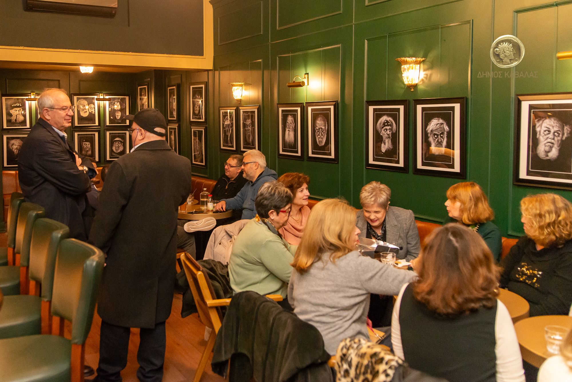 aparto-bistro-cafe-mytilinos-ekthesi-fotografias-kavala-citypedia-003