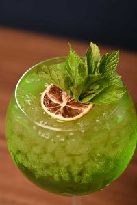 francos-cafe-bar-cocktail-kavala-citypedia