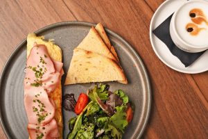 francos-cafe-bar-omeleta-kavala-citypedia