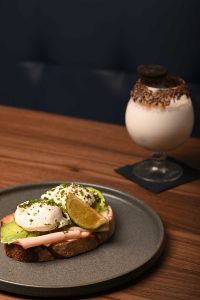 francos-cafe-bar-tost-kavala-citypedia