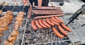 Το 4ο BBQ Festival στην Καβάλα έξω από το κρεοπωλείο του Νίκου Κεχαγιά στον Βύρωνα