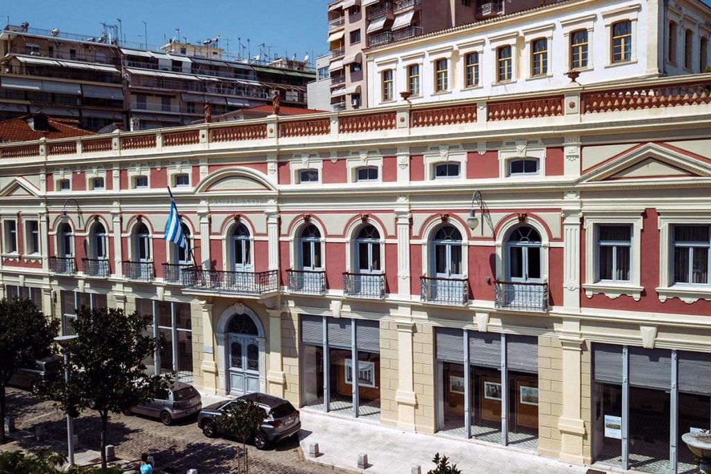 Μεγάλη Λέσχη Καβάλας - η ανακαινισμένη πρόσοψη στην οδό Κύπρου