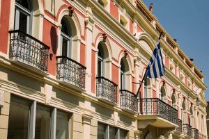 Μεγάλη Λέσχη Καβάλας - τα σιδερένια μπαλκόνια της πρόσοψης