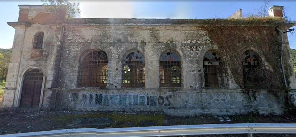 Διόνυσος και Υδραγωγείο Αμισιανών - το πέτρινο κτίριο του Παλαιού Υδραγωγείου στα Αμισιανά Καβάλας