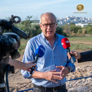 Περιγιάλι Καβάλας: ο Δήμαρχος Θόδωρος Μουριάδης μιλά στα τοπικά ΜΜΕ για τον καθαρισμό
